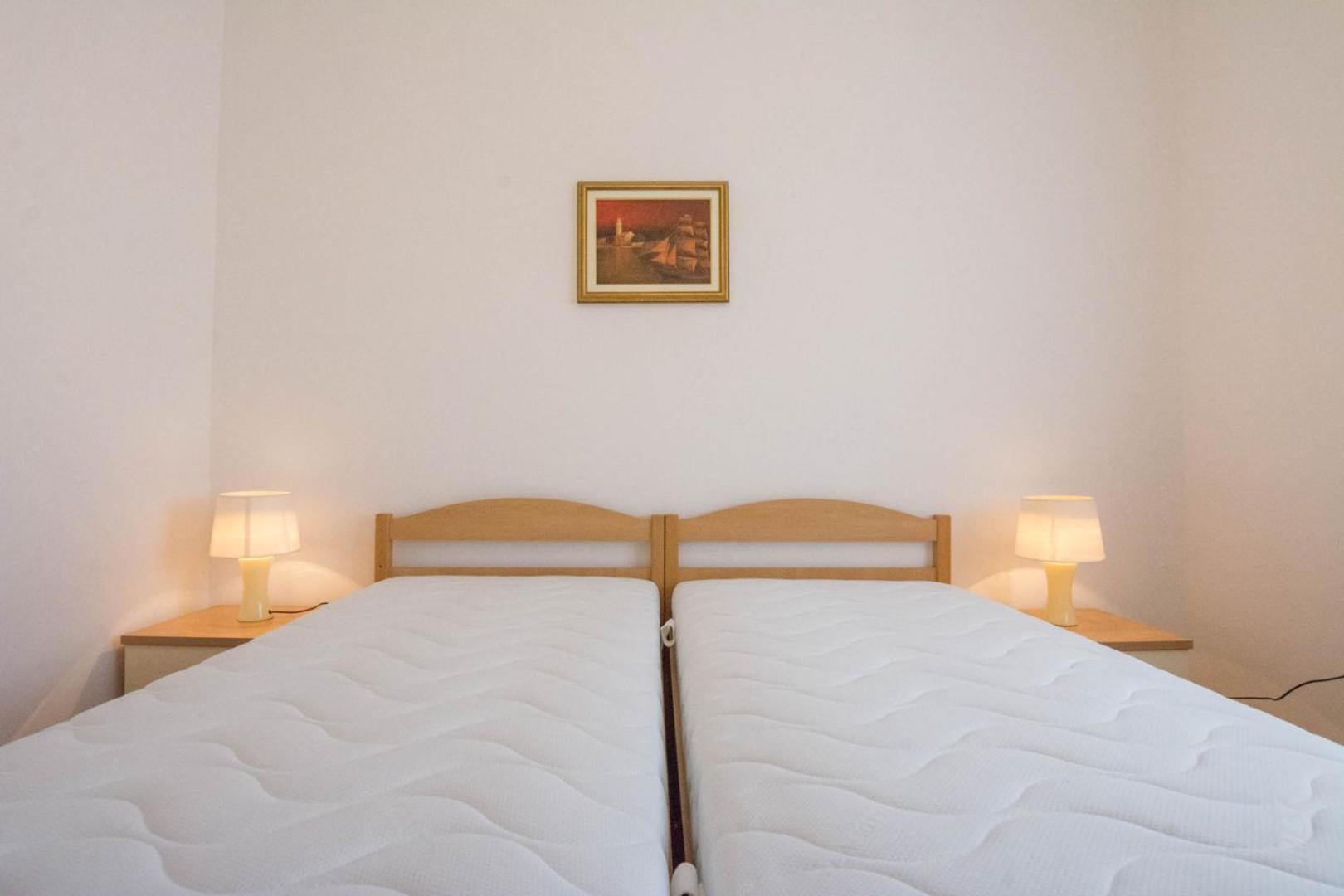 Spacious Apartment On A Great Location -Apartment Kuhta Biograd Na Moru Exterior foto