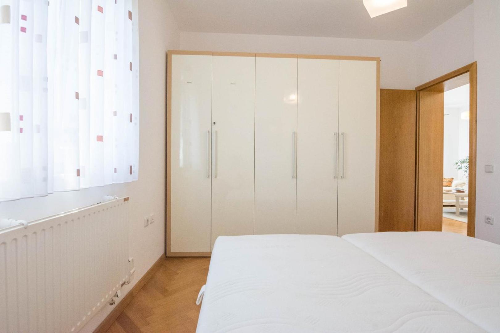 Spacious Apartment On A Great Location -Apartment Kuhta Biograd Na Moru Exterior foto